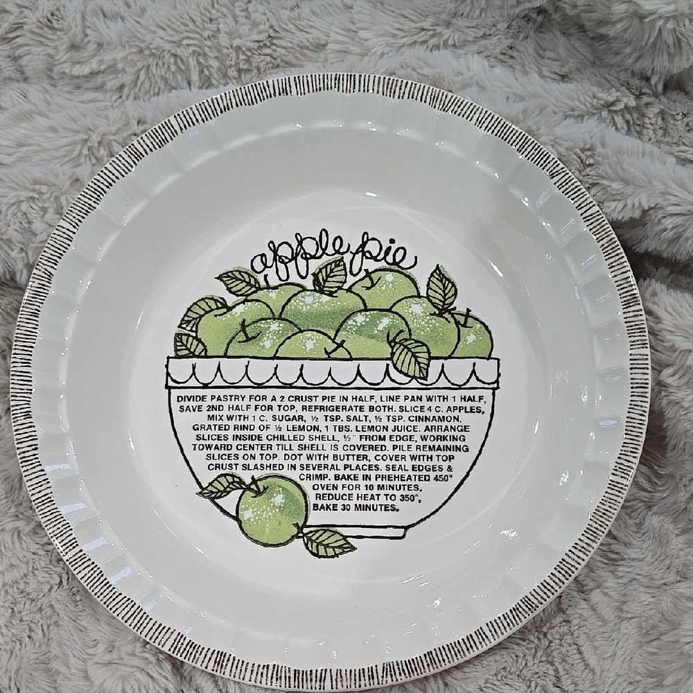 Vintage Apple Pie Ceramic Pie Dish